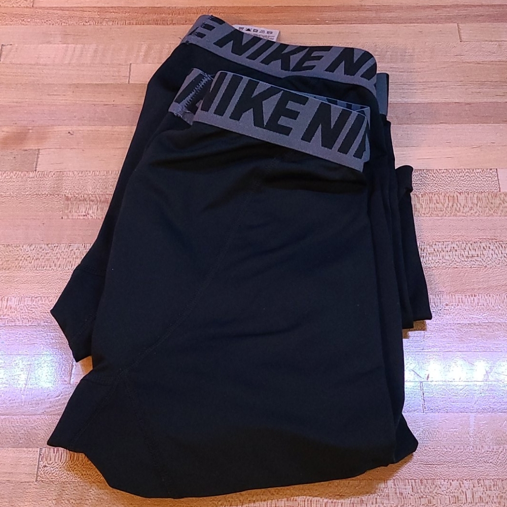 Mens nike crop compression pants size M 2 PAIRS!!
